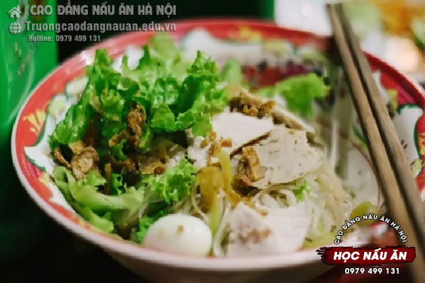Học nấu hủ tiếu g&otilde;