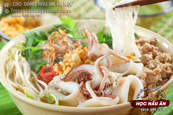 Học nấu hủ tiếu mực
