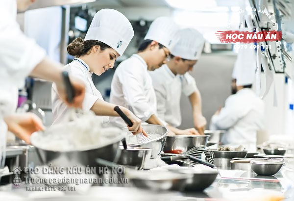Du học ng&agrave;nh đầu bếp l&agrave; lựa chọn của nhiều bạn trẻ