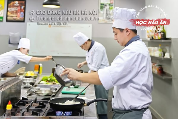 Chế biến m&oacute;n ăn