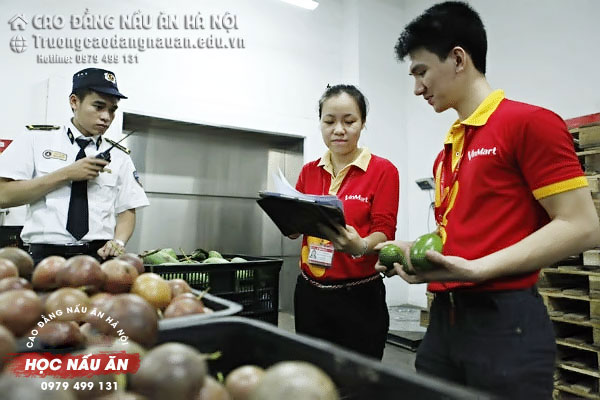 Nhập v&agrave; kiểm tra chất lượng thực phẩm