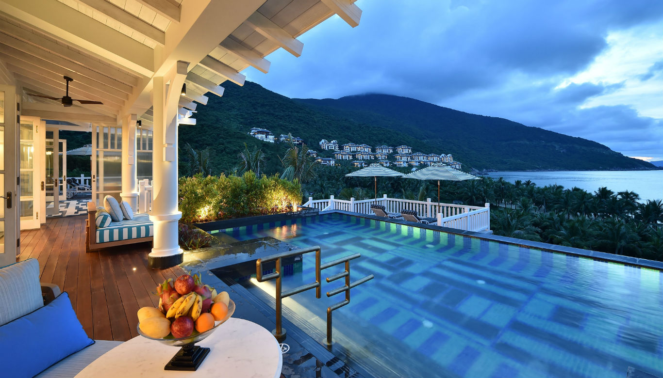 Latitude 10 Lounge - InterContinental Danang Sun Peninsula Resort, Đà Nẵng