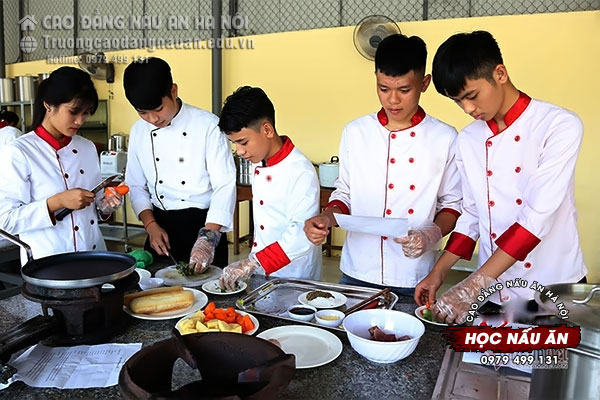 Cần chọn trung t&acirc;m dạy nấu ăn ph&ugrave; hợp