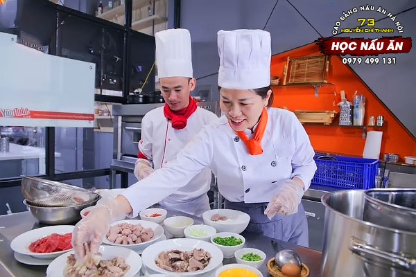C&ocirc;ng việc của đầu bếp chuy&ecirc;n nghiệp