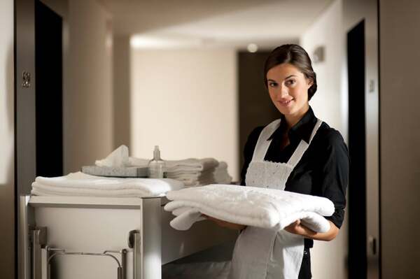 Gi&aacute;m s&aacute;t bộ phận dọn ph&ograve;ng (Housekeeping Supervisor)