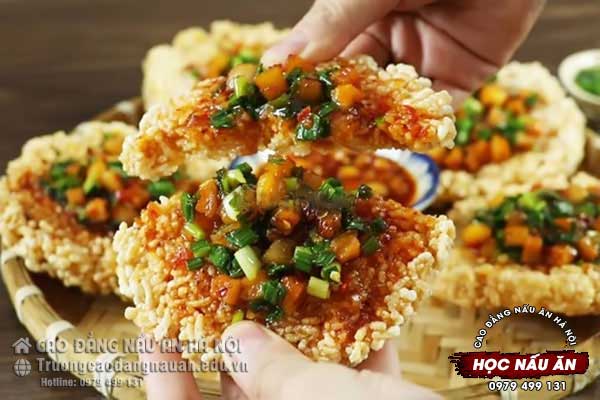 Cơm ch&aacute;y h&agrave;nh mỡ si&ecirc;u ngon