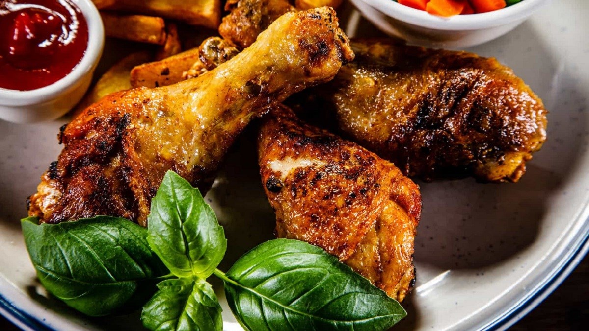 Đ&ugrave;i g&agrave; nướng cay với l&agrave; Oregano