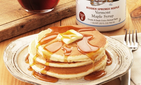 Maple syrup và pancake