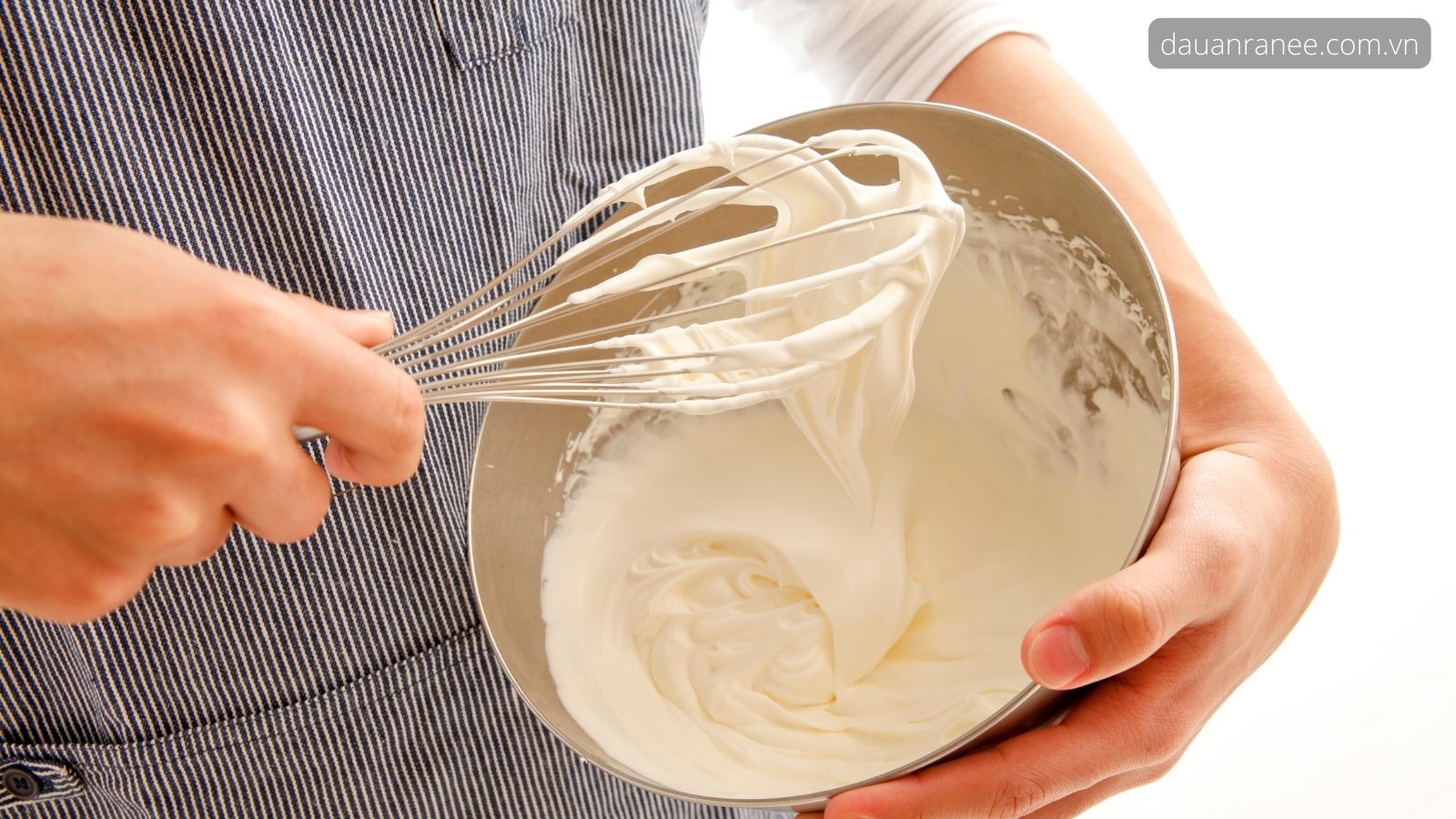 C&aacute;ch l&agrave;m Whipping Cream 