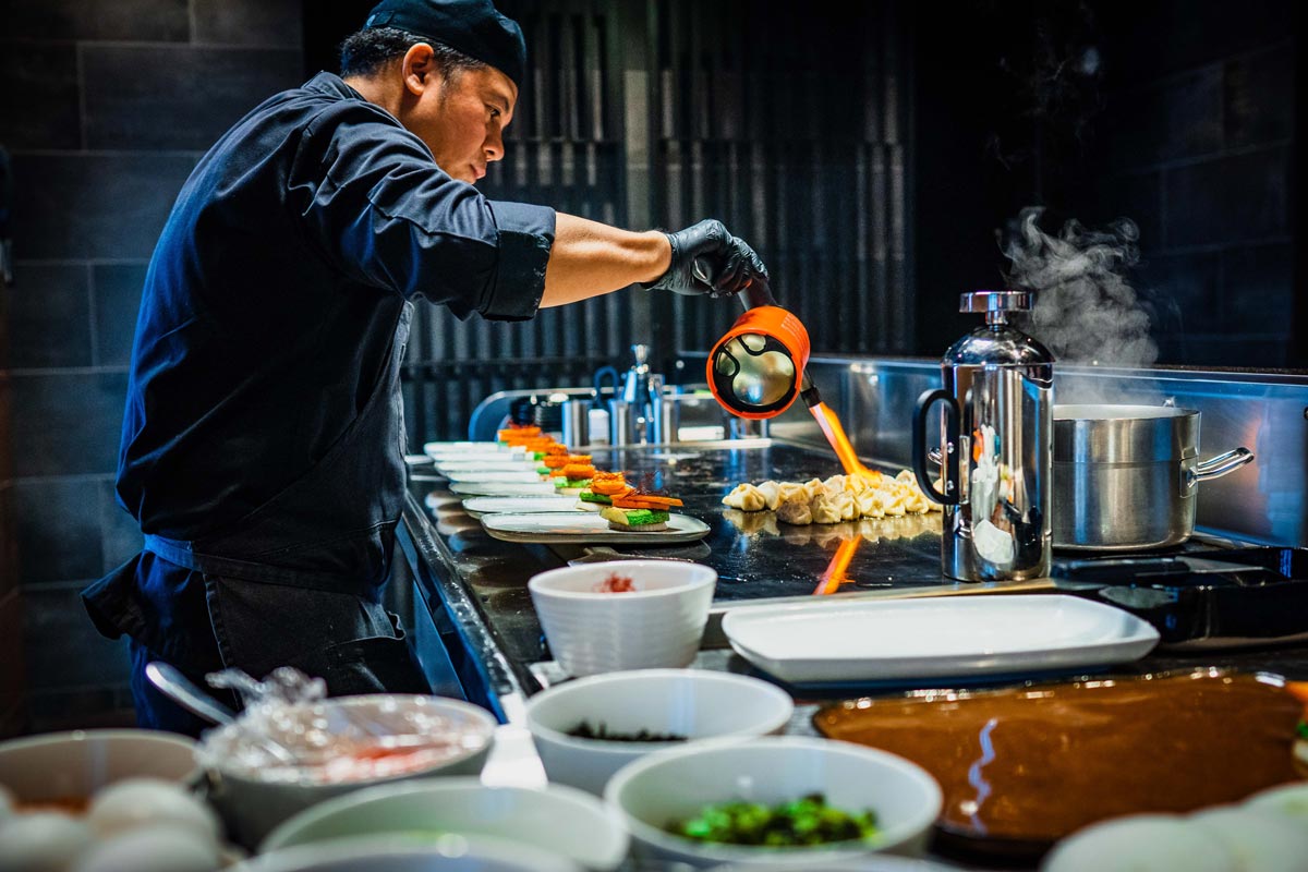 Đầu bếp chuy&ecirc;n nghiệp