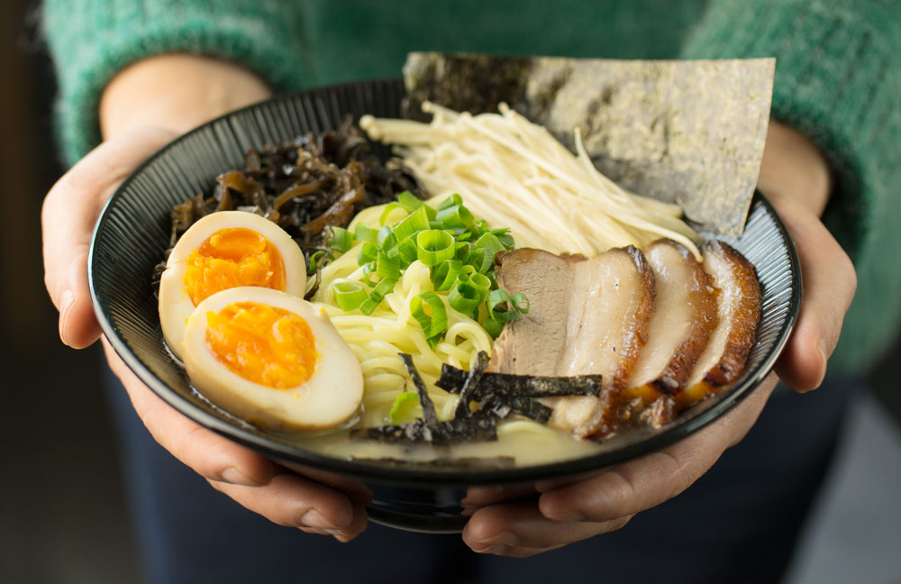 Tonkotsu Ramen (とんこつラーメン)