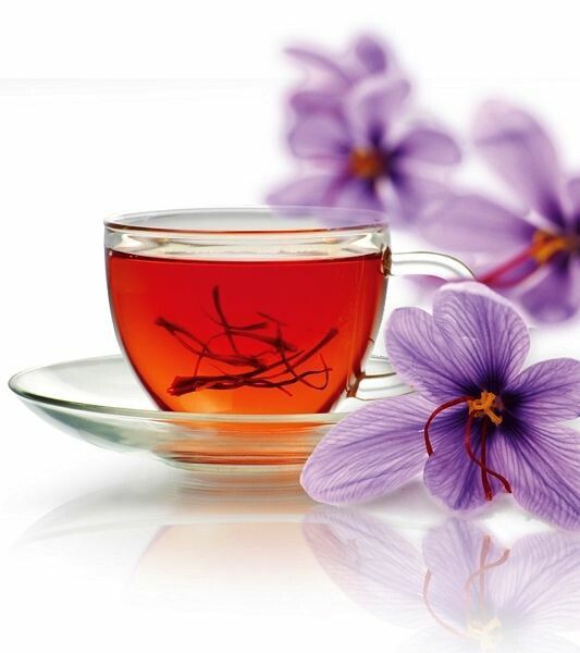 saffron với nước ấm 