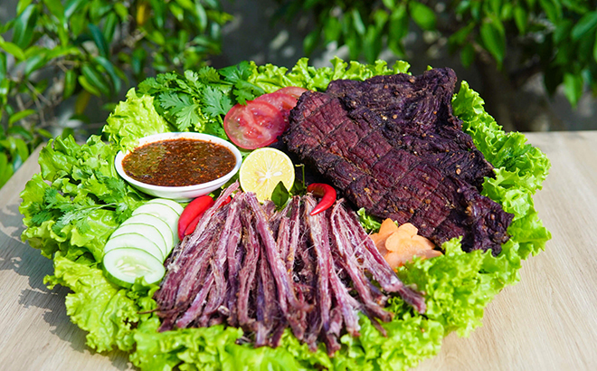 C&aacute;ch ăn thịt tr&acirc;u g&aacute;c bếp
