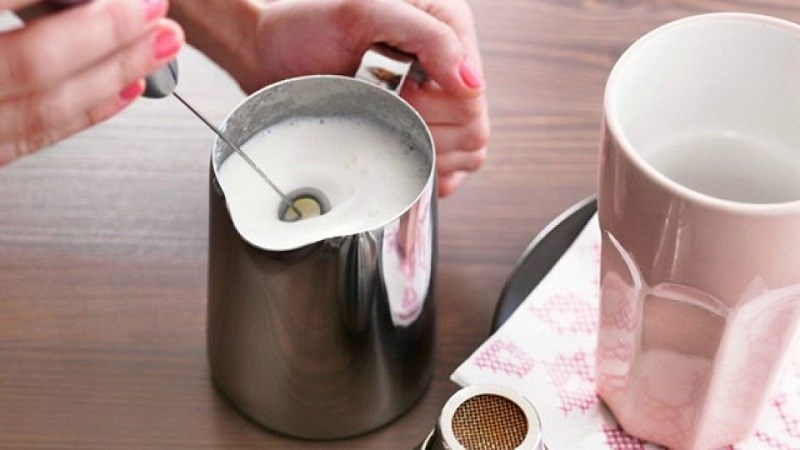Cách tạo bọt sữa latte