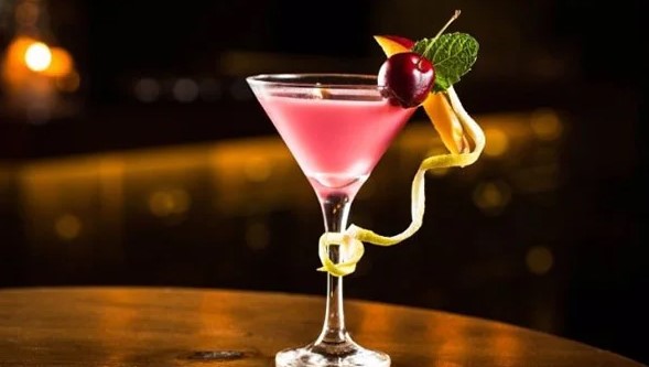 Trang tr&iacute; cocktail c&oacute; những đặc trưng g&igrave;