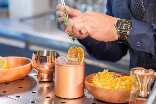 Bartender làm việc ở đâu