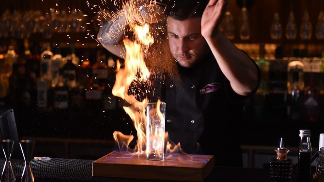 Sức hấp dẫn của nghề bartender