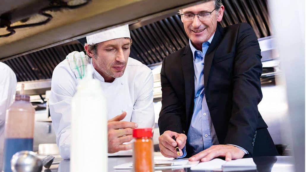 Giám Đốc Bộ Phận Dịch Vụ Ẩm Thực (Director Of F&B)