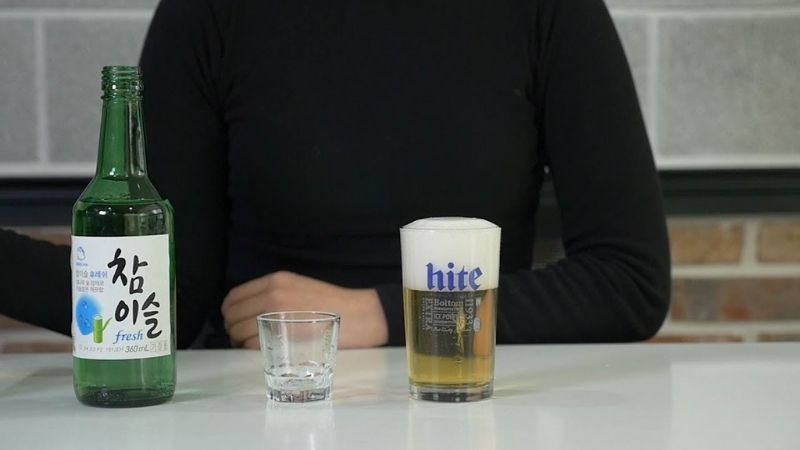 C&aacute;ch uống rượu Soju bomb