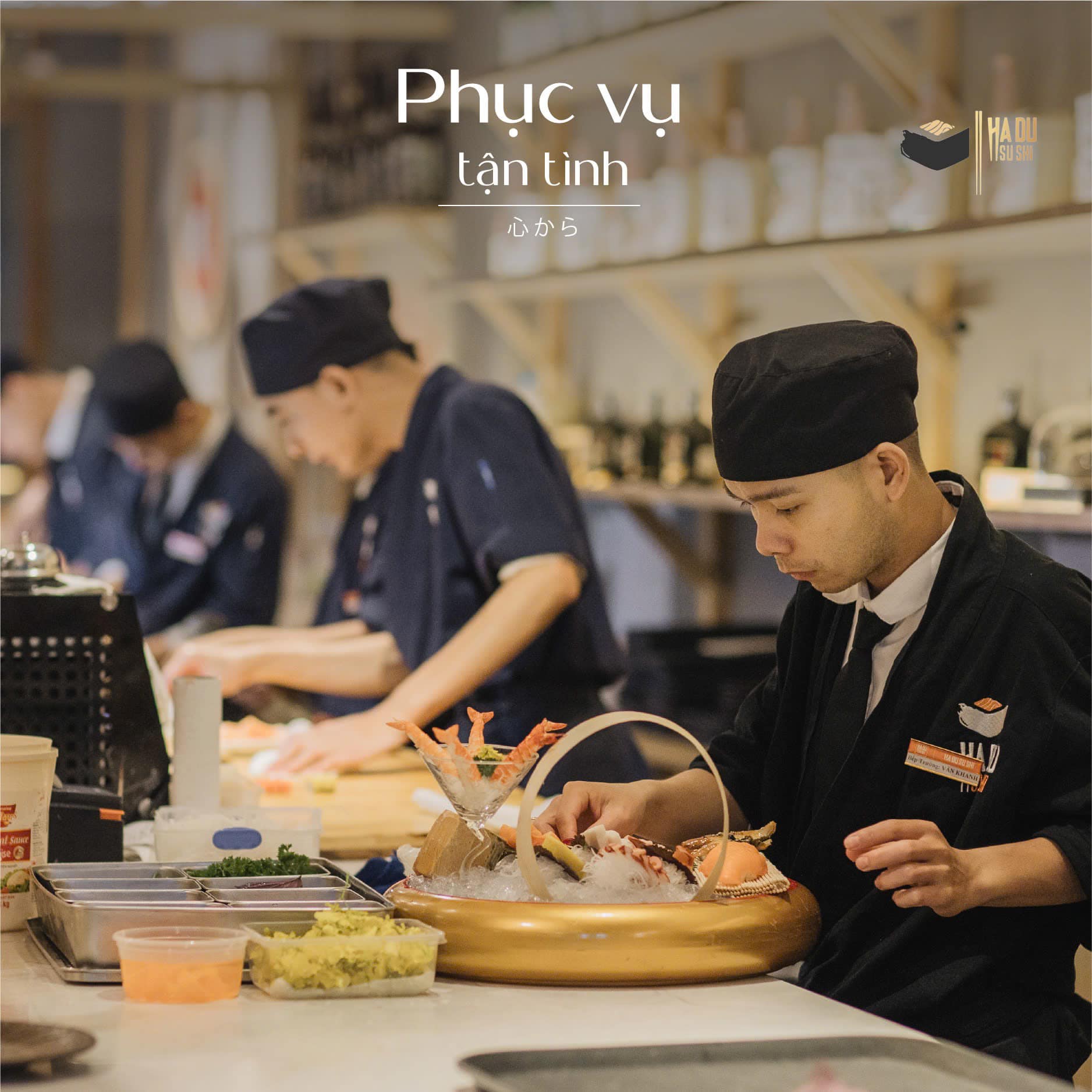 Dịch vụ phục vụ tận t&igrave;nh tại Hadu Sushi