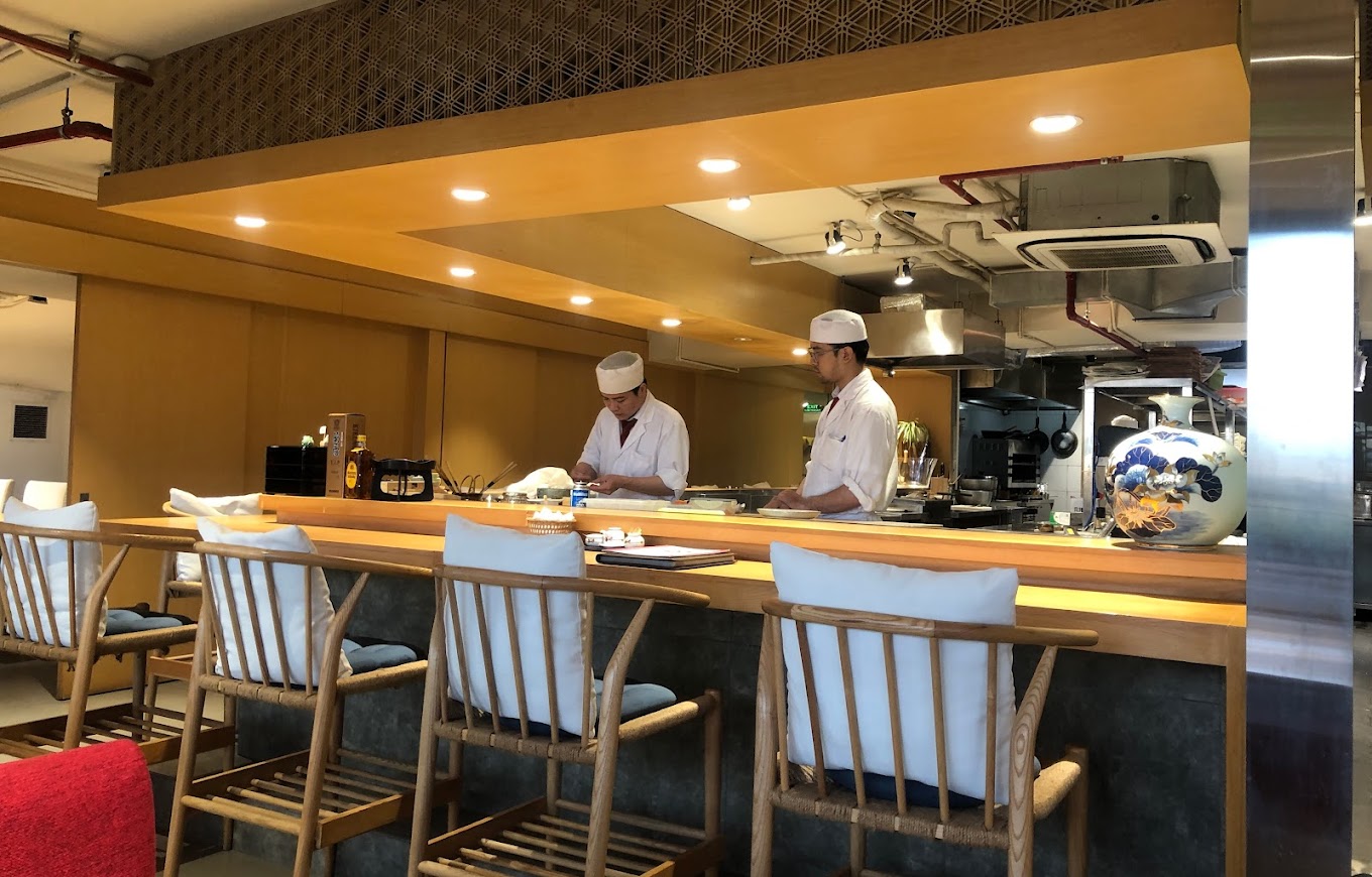 Đội ngũ đầu bếp chuy&ecirc;n nghiệp tại Kaiba Sushi Restaurant