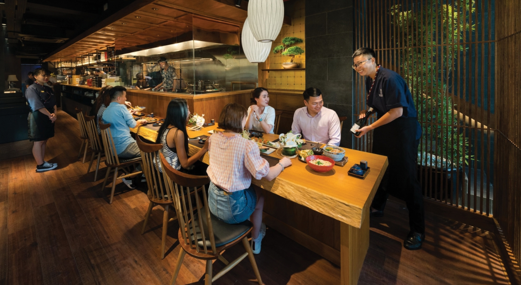 Kyo Watami Grill Sushi tự h&agrave;o mang đến dịch vụ phục vụ tận t&acirc;m