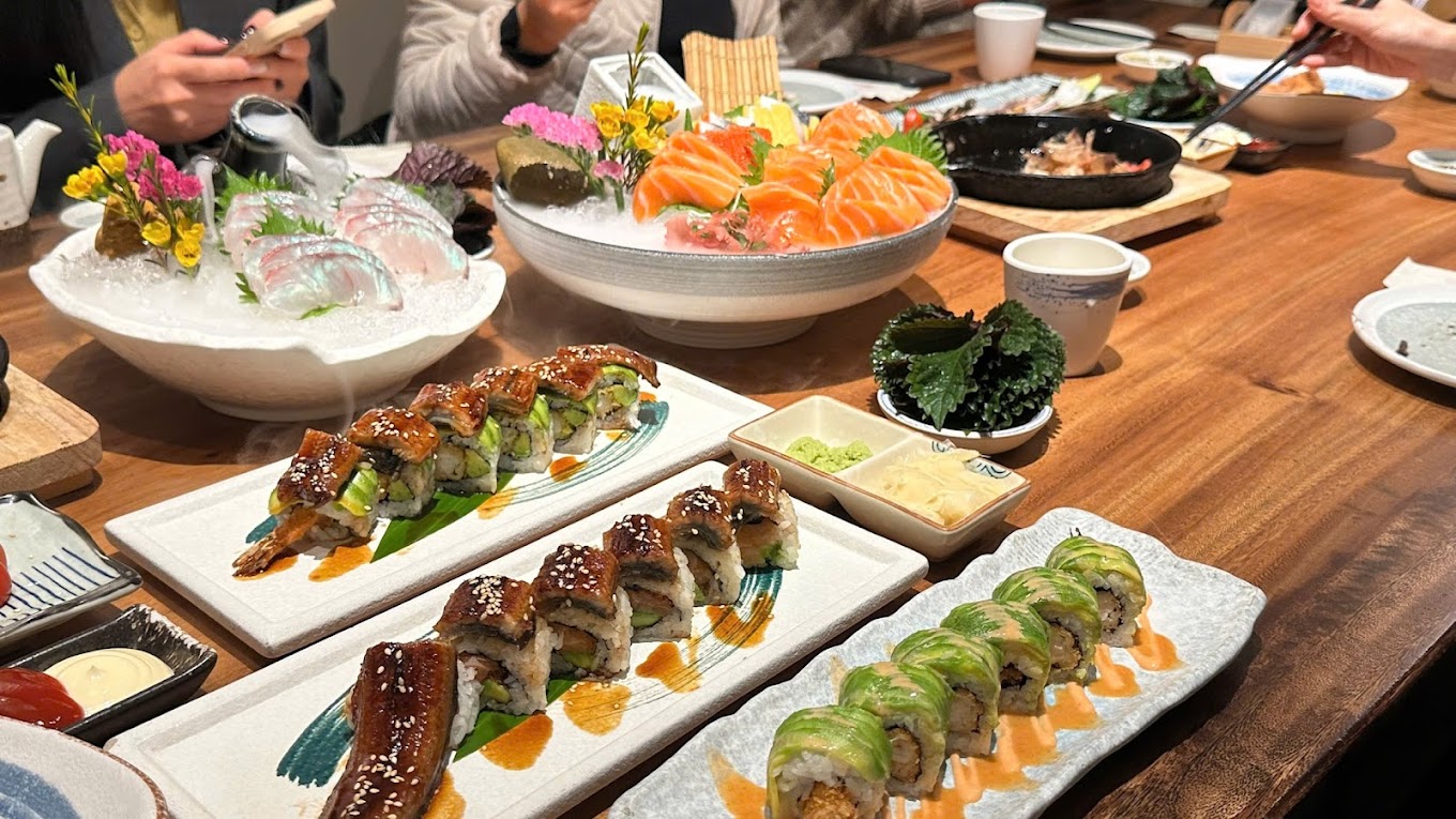 Thực đơn Mama Sushi đa dạng v&agrave; độc đ&aacute;o