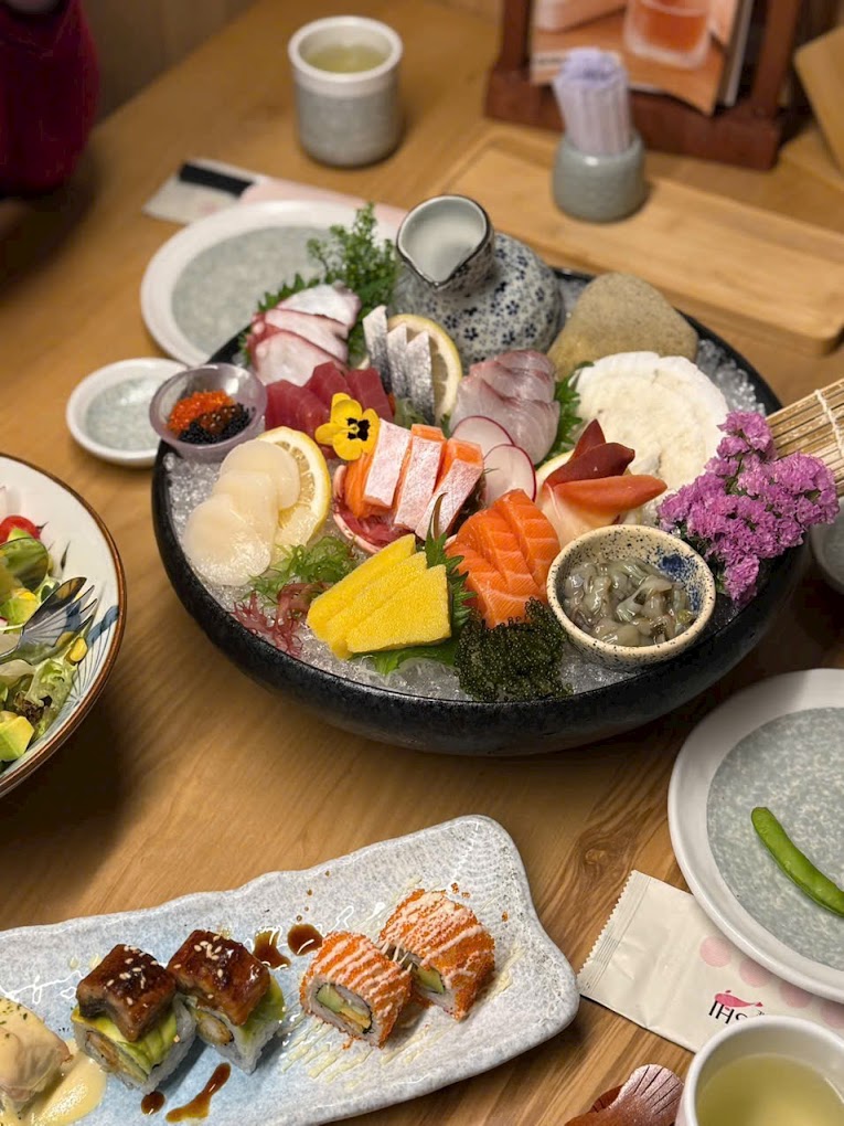 Nama sushi nhà hàng nhật bản