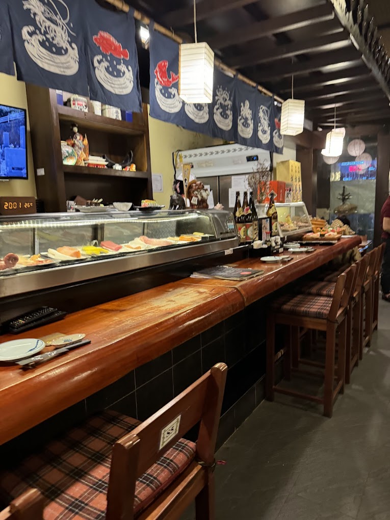 Sushibar nh&agrave; h&agrave;ng nhật bản