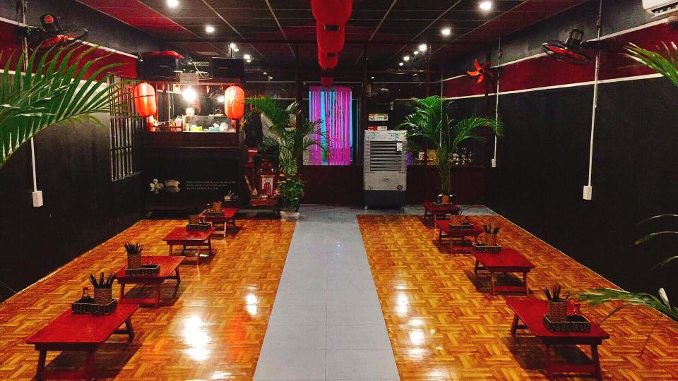 Sushi Ngố c&oacute; kh&ocirc;ng gian đậm chất Nhật Bản