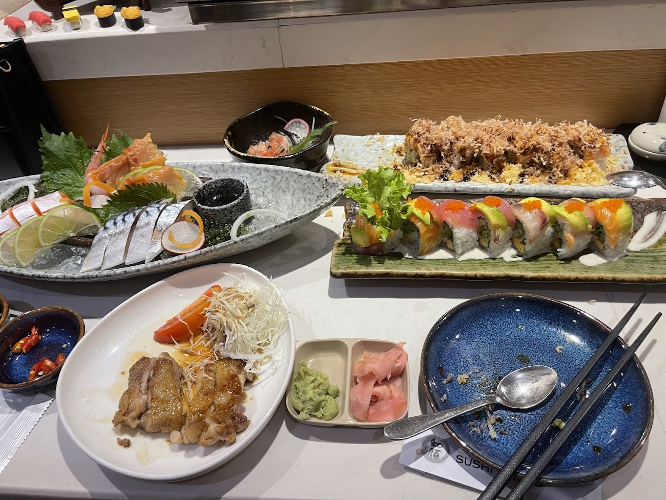  Sushi Wagao cung cấp dịch vụ phục vụ chuy&ecirc;n nghiệp