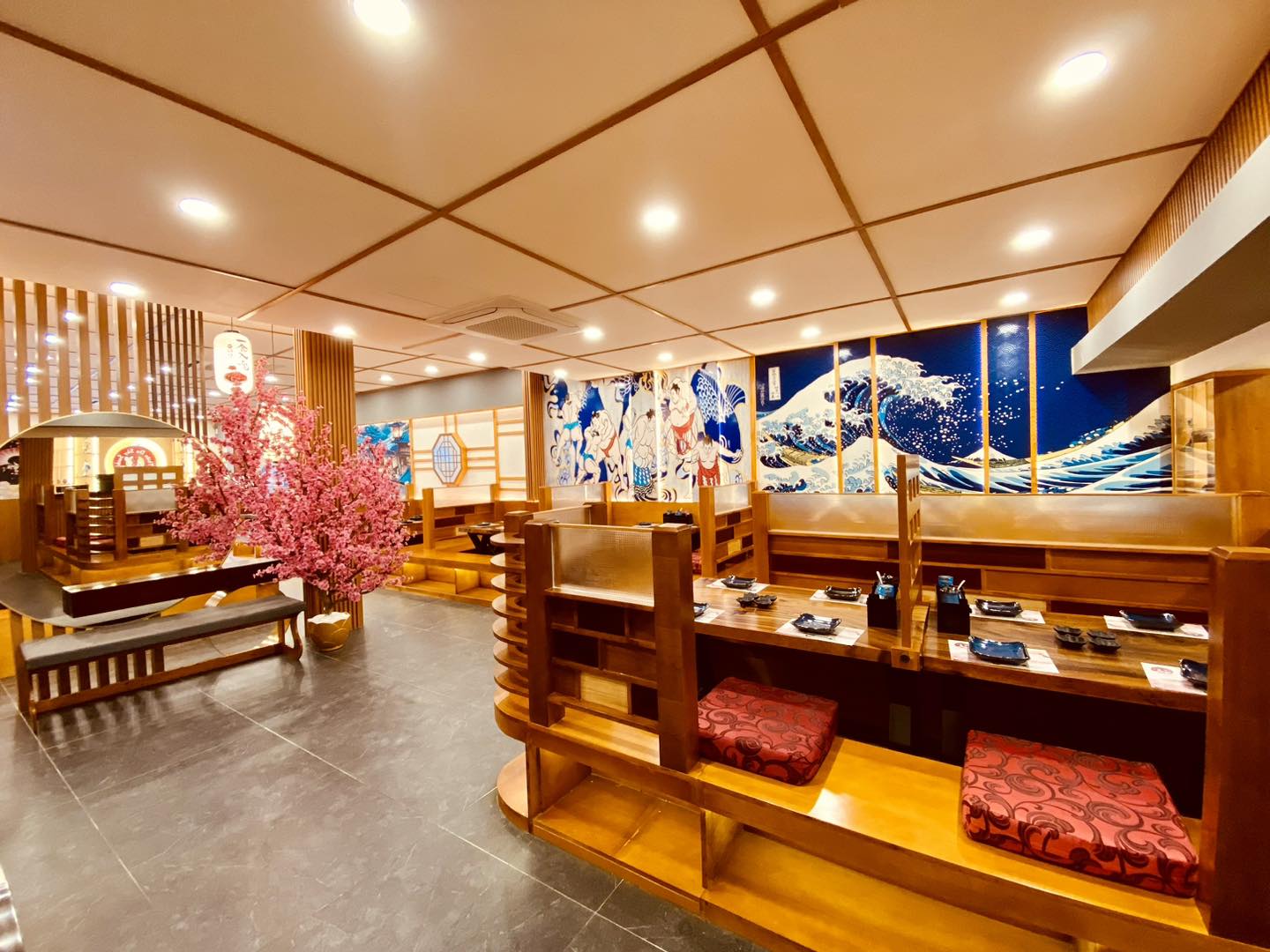Kh&ocirc;ng gian của Thi&ecirc;n Du Sky Sushi mang n&eacute;t đẹp phong c&aacute;ch Nhật Bản