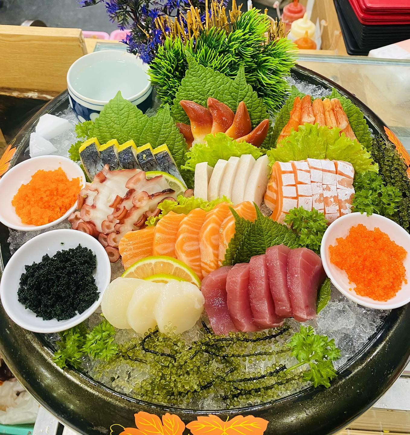 Thi&ecirc;n Du Sky Sushi lu&ocirc;n đặt chất lượng nguy&ecirc;n liệu l&ecirc;n h&agrave;ng đầu