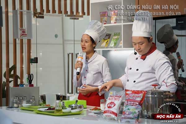 Tuyển gi&aacute;o vi&ecirc;n dạy b&aacute;nh